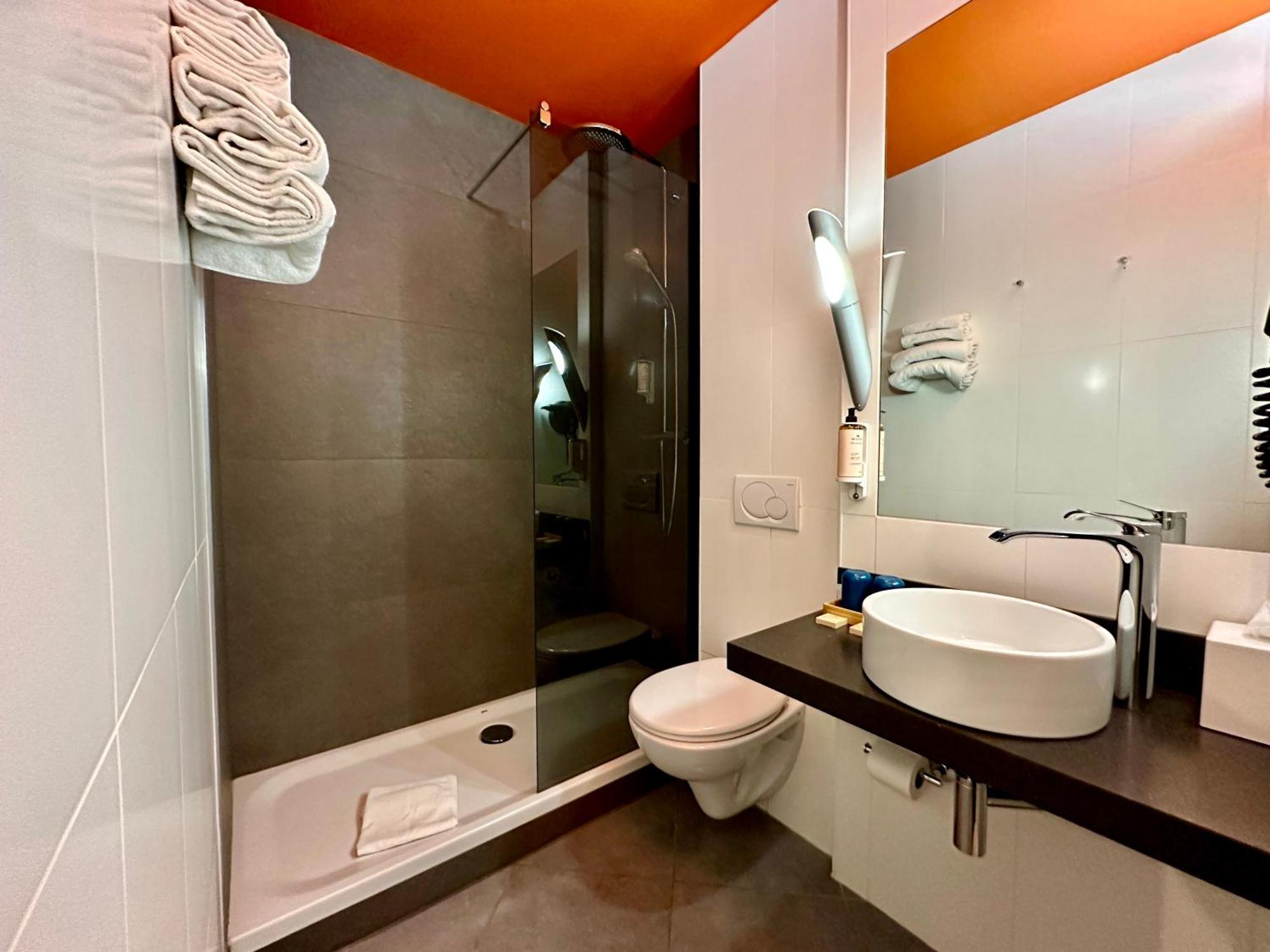 The Originals Boutique, Hotel De La Paix, Brest Dış mekan fotoğraf